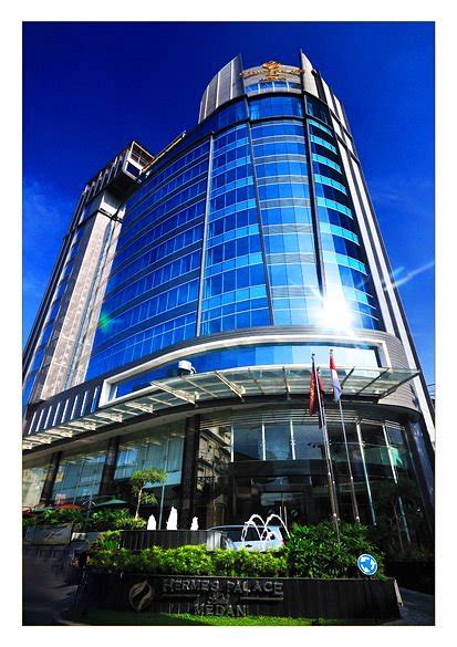 hotel hermes palace medan.